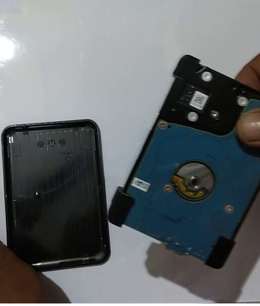 Boitier-Disque-Dur-Externe-TOSHIBA-3.0-SATA-2